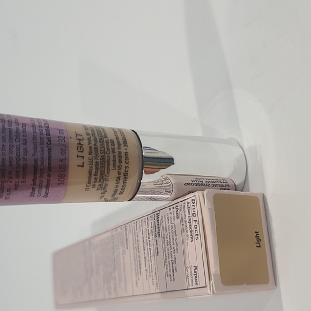 1/2 PRICE ✅ It Cosmetics CC+ Illumination SPF 50+ Anti-Aging ✨Exp 2026 NIB - Picture 6 of 16